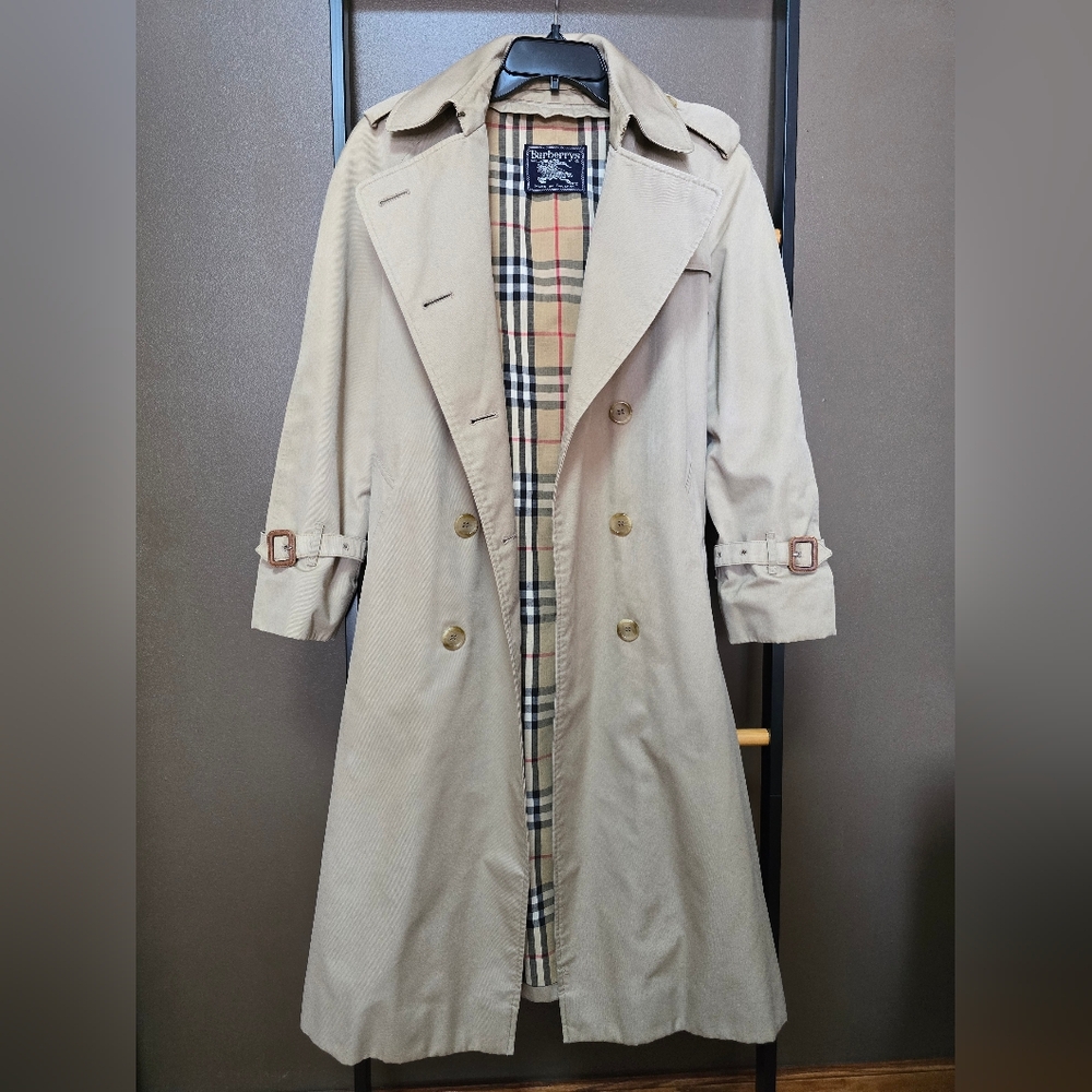 Vintage Burberry Classic Tan Trench Coat,  With Removable Liner
